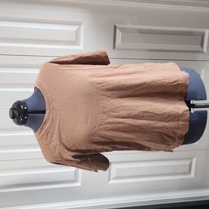 Brown t shirt L